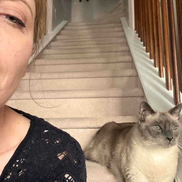 Meet your Posher, Pamela - Picture 2 of 3